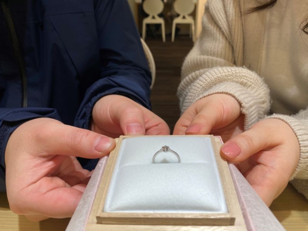 姫路市「Little Garden」の婚約指輪をご成約頂きました。
