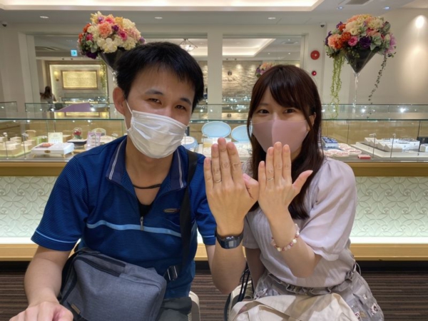 兵庫県姫路市「いい夫婦」の結婚指輪をご成約頂きました。