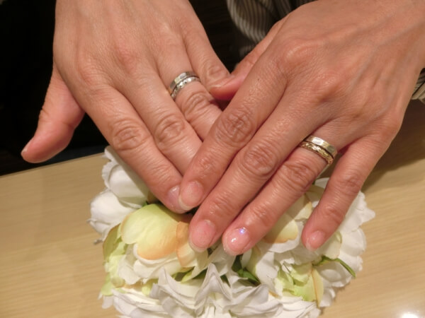明石から来店のお客様。ハワイアンジュエリーMaxiの結婚指輪。