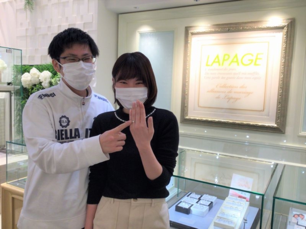 姫路市「LAPAGE」の婚約指輪にリフォームしていただきました。