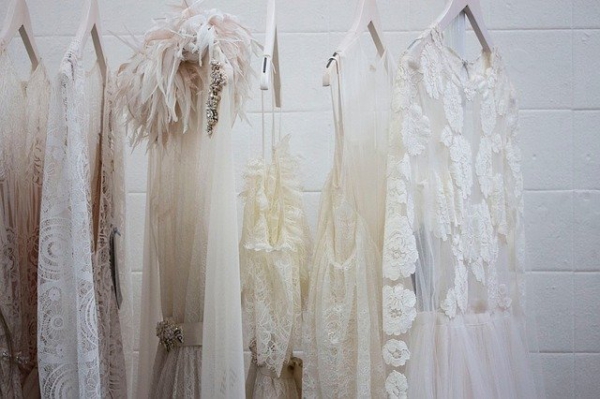 結婚式場のブライダルフェアに行く前に決めておきたい5つのこと｜ウエディングドレス