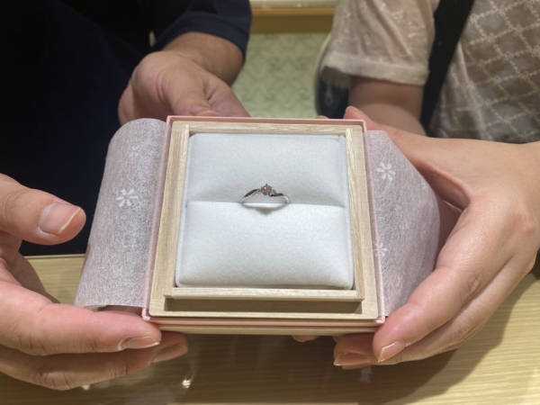 姫路市「gardenオリジナル」の婚約指輪をご成約頂きました