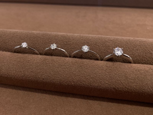 婚約指輪のダイヤの大きさ