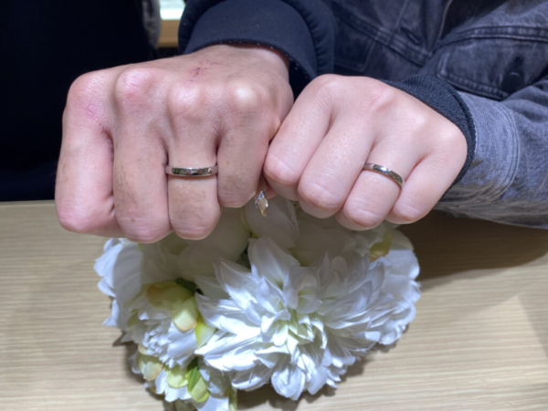 「gardenオリジナル」の婚約指輪「FISCHER」の結婚指輪をご成約