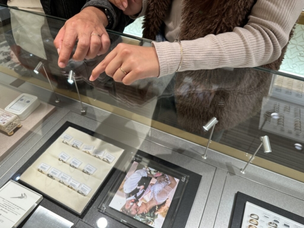 神崎郡福崎町からご来店「FISCHER」のマリッジリングをご成約いただきました