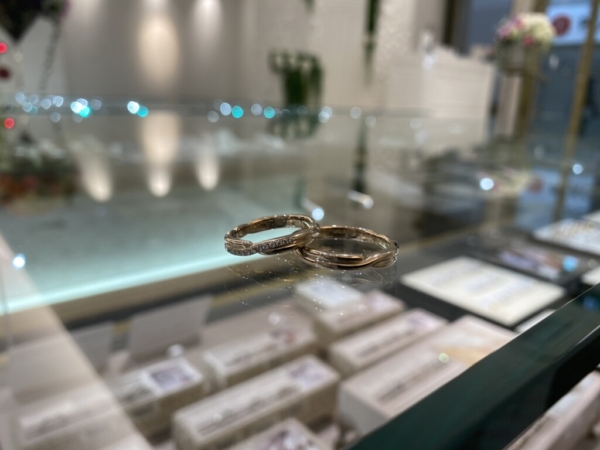 姫路市からご来店「katamu」のマリッジリングをご成約頂きました