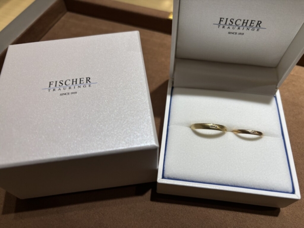 兵庫県たつの市からご来店「フィッシャー」マリッジリングをご成約頂きました