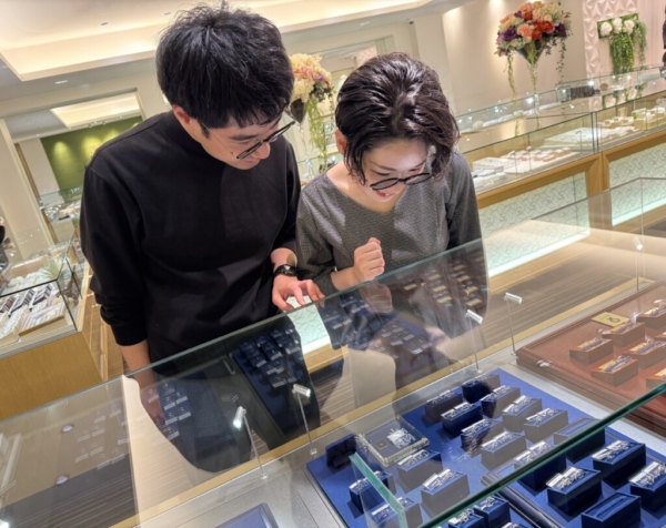 兵庫県姫路市よりご来店「アイデアルプリュフォール」のマリッジリングをご成約いただきました