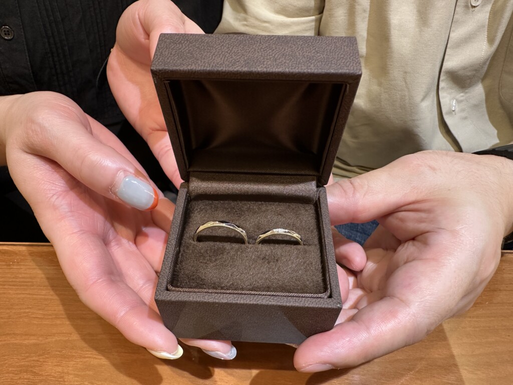 赤穂市・三木市からご来店「CHER LUV」のマリッジリングをご成約頂きました