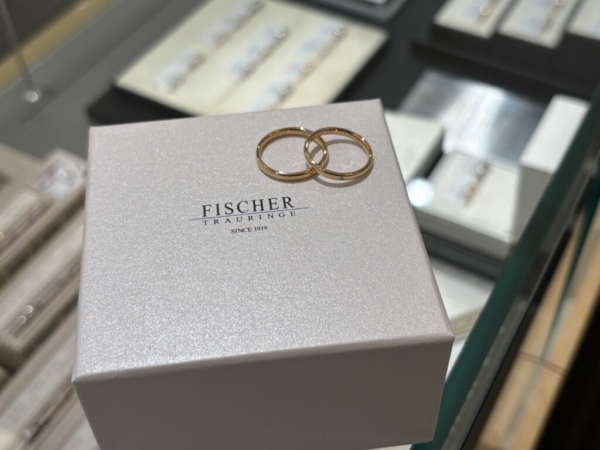 姫路市からご来店「FISCHER」のマリッジリングをご成約頂きました