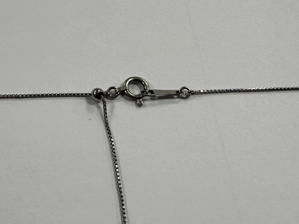 【プラチナネックレス】引き輪が動かなくなってしまった為、引き輪交換