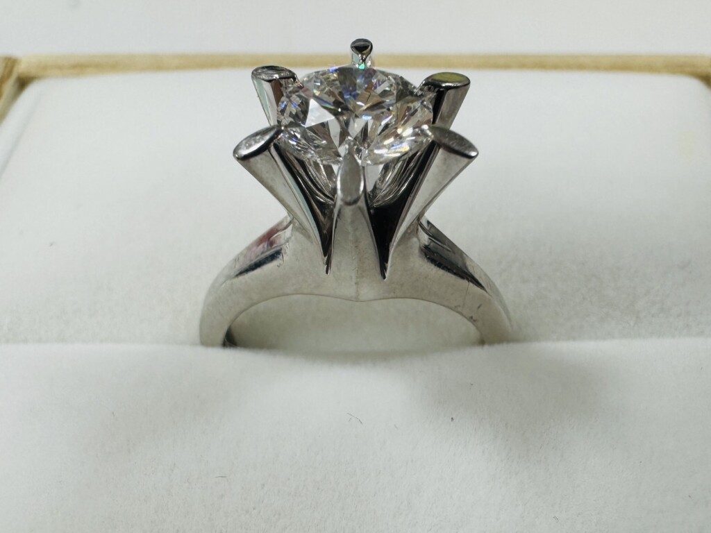 33年前の婚約指輪を新たな婚約指輪へリフォーム