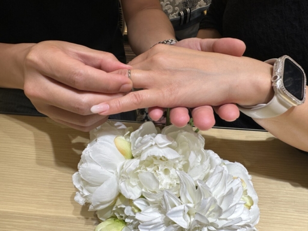 伊丹市加古川市からご来店「insembre」の結婚指輪「gardenｵﾘｼﾞﾅﾙ」の婚約指輪をご成約