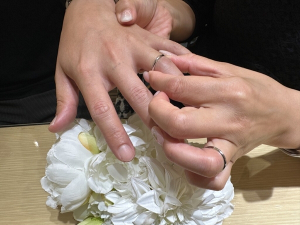 伊丹市加古川市からご来店「insembre」の結婚指輪「gardenｵﾘｼﾞﾅﾙ」の婚約指輪をご成約