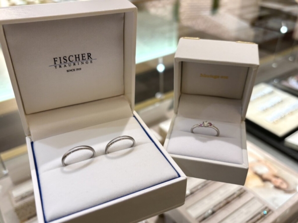 姫路市よりご来店「Mariage ent」のエンゲージリング「FISCHER」のマリッジリングをご成約いただきました。