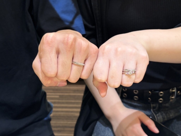 姫路市よりご来店「Mariage ent」の婚約指輪「FISCHER」の結婚指輪をご成約いただきました。
