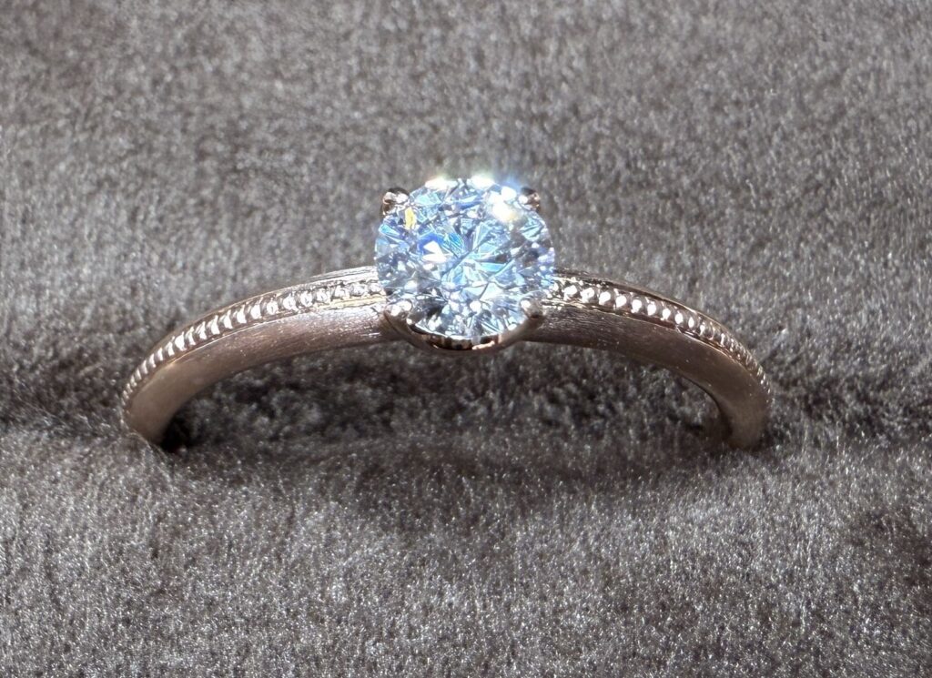 「27年前に贈ってもらった婚約指輪」を新たな指輪へリフォーム